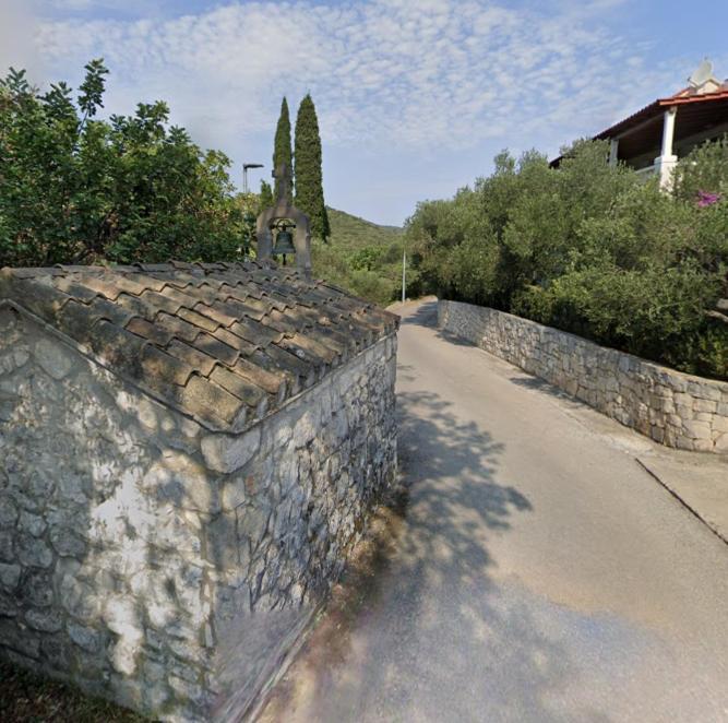 Holiday Home Villa Kastel Zrnovo エクステリア 写真