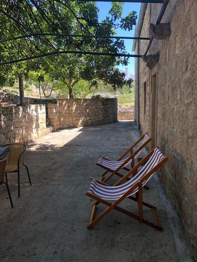 Holiday Home Villa Kastel Zrnovo エクステリア 写真