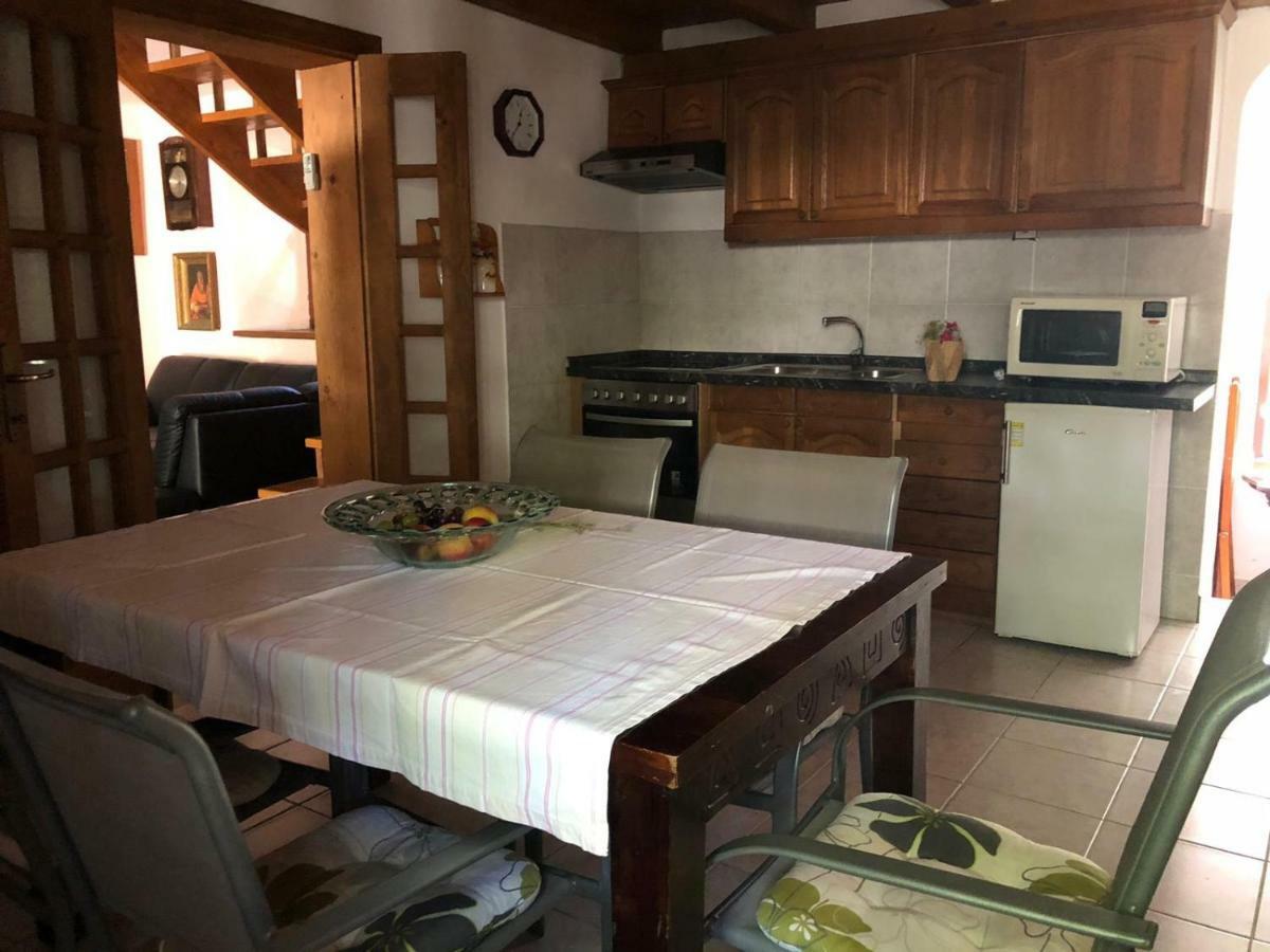 Holiday Home Villa Kastel Zrnovo エクステリア 写真